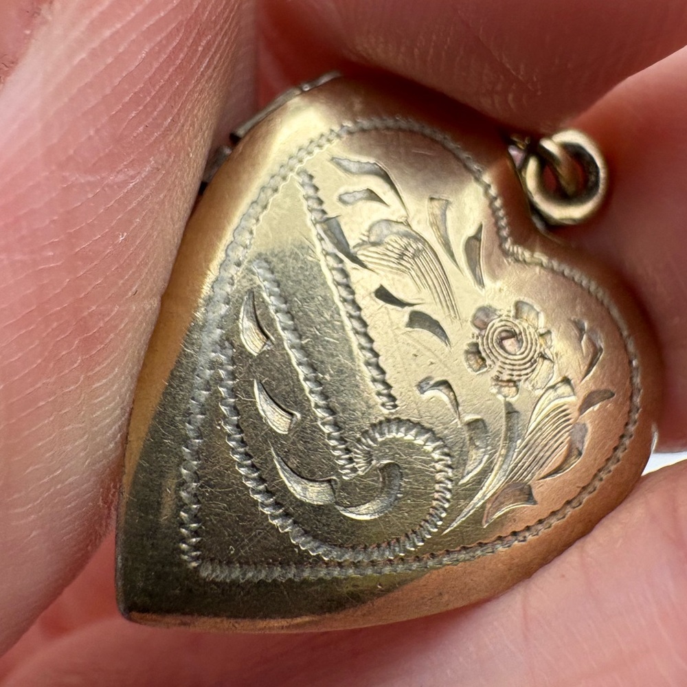 Vintage Etched Gold Filled Over Sterling Heart Locket - Picture 5 of 9